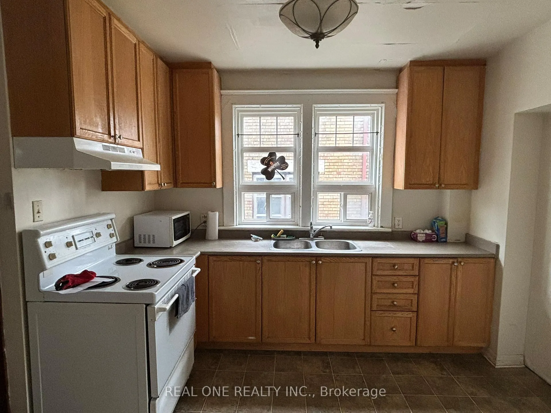 Photo 4 of 93 Peppler Street, Waterloo, Beechwood/University — HOMEH