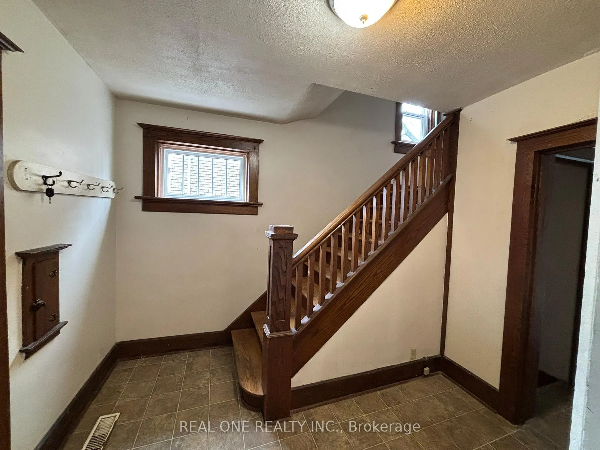 Photo 6 of 93 Peppler Street, Waterloo, Beechwood/University — HOMEH
