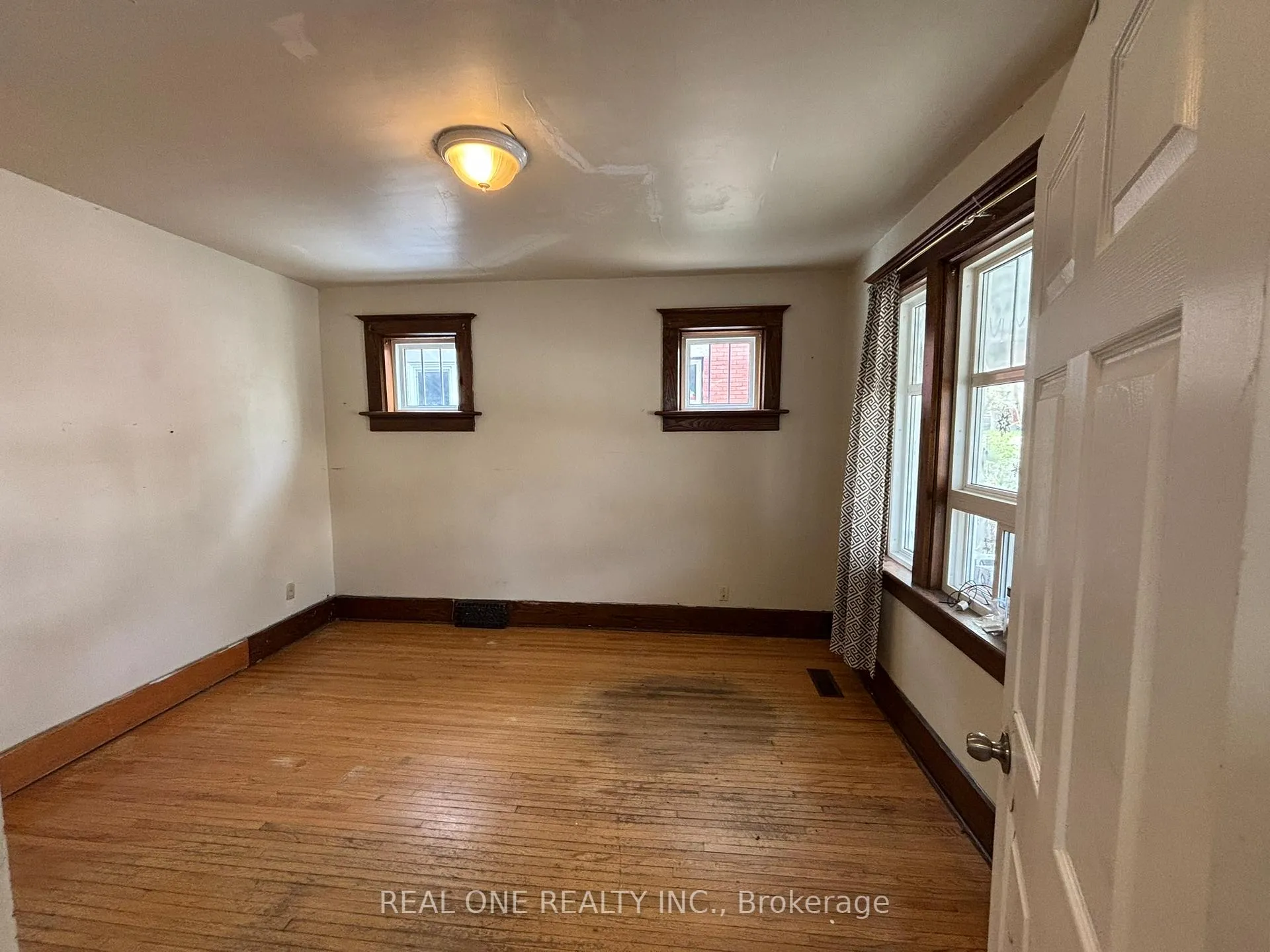 Photo 7 of 93 Peppler Street, Waterloo, Beechwood/University — HOMEH