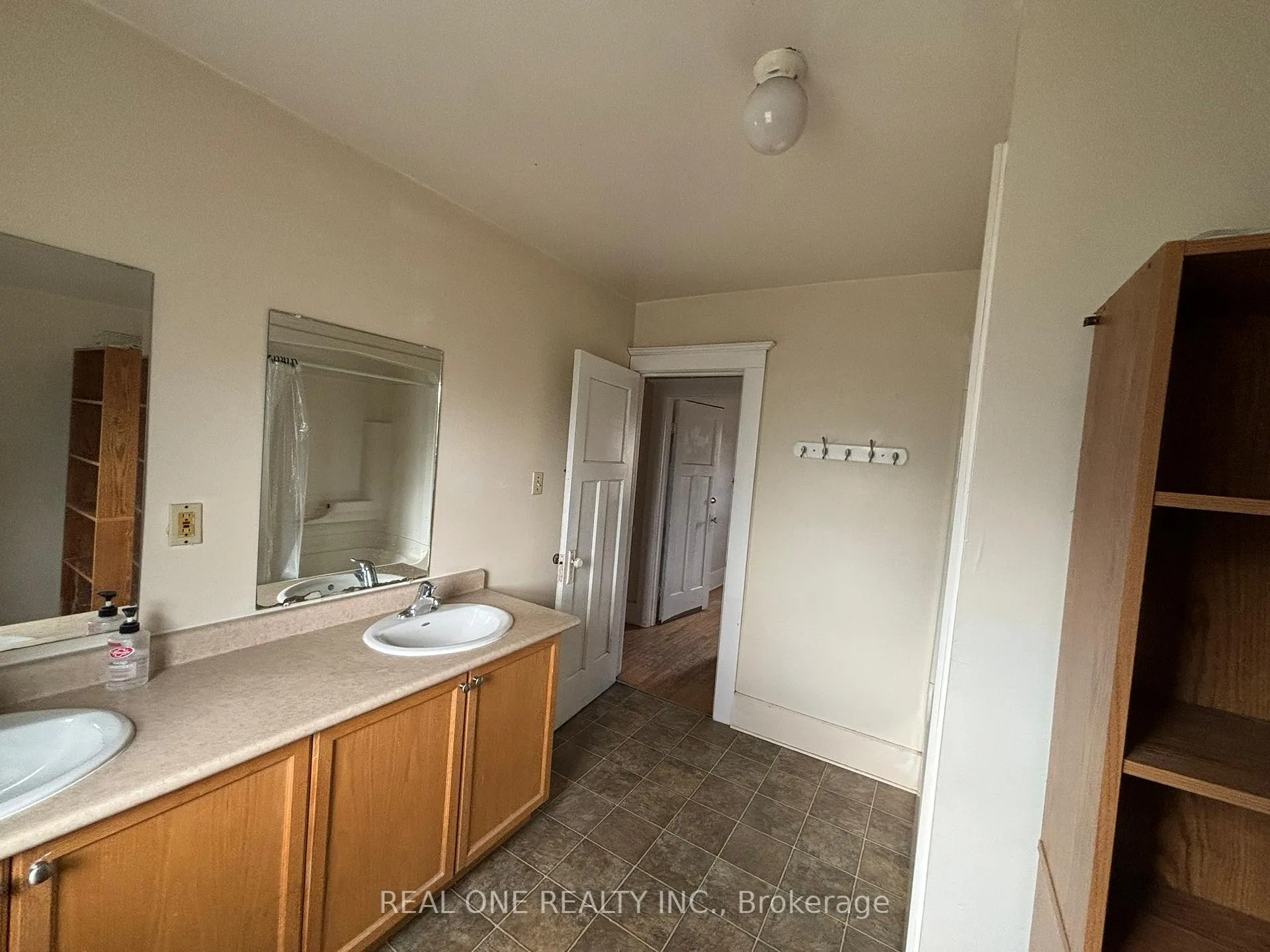 Photo 12 of 93 Peppler Street, Waterloo, Beechwood/University — HOMEH