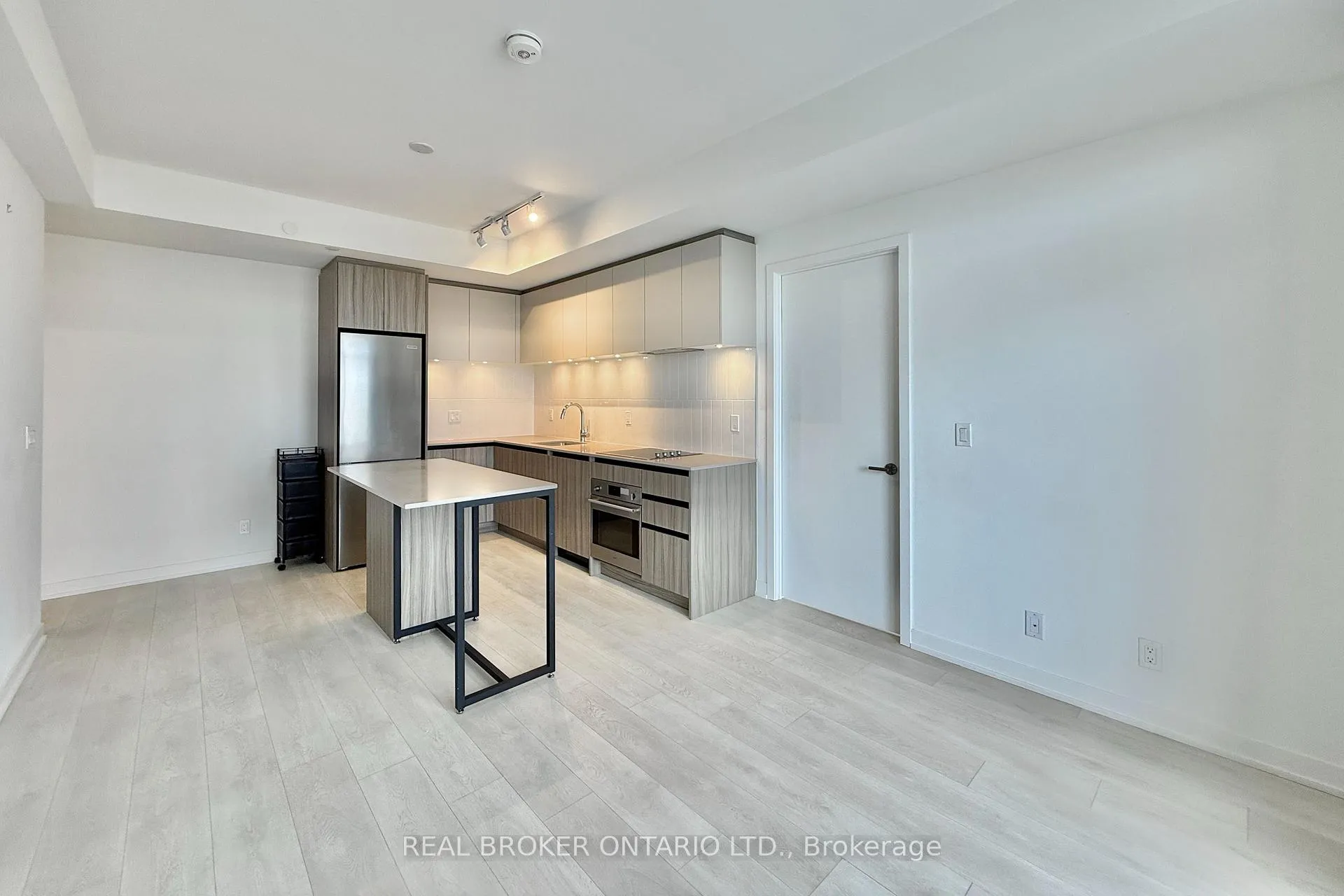 Photo 4 of Unit 1801, 7950 Bathurst Street, Vaughan, Beverley Glen — HOMEH