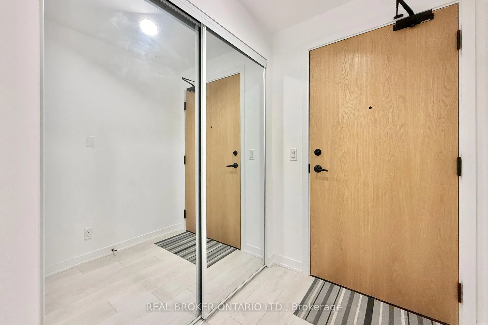 Photo 11 of Unit 1801, 7950 Bathurst Street, Vaughan, Beverley Glen — HOMEH