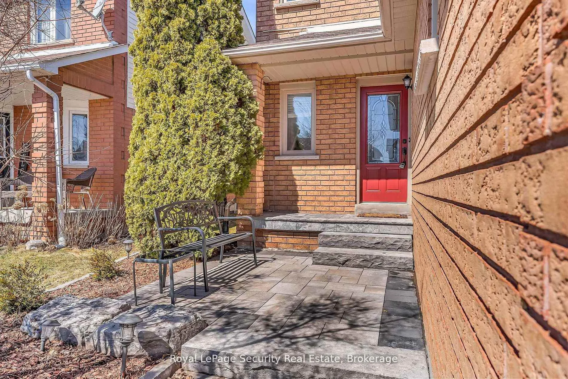 Photo 2 of 1197 Beaver Valley Crescent, Oshawa, Northglen — HOMEH