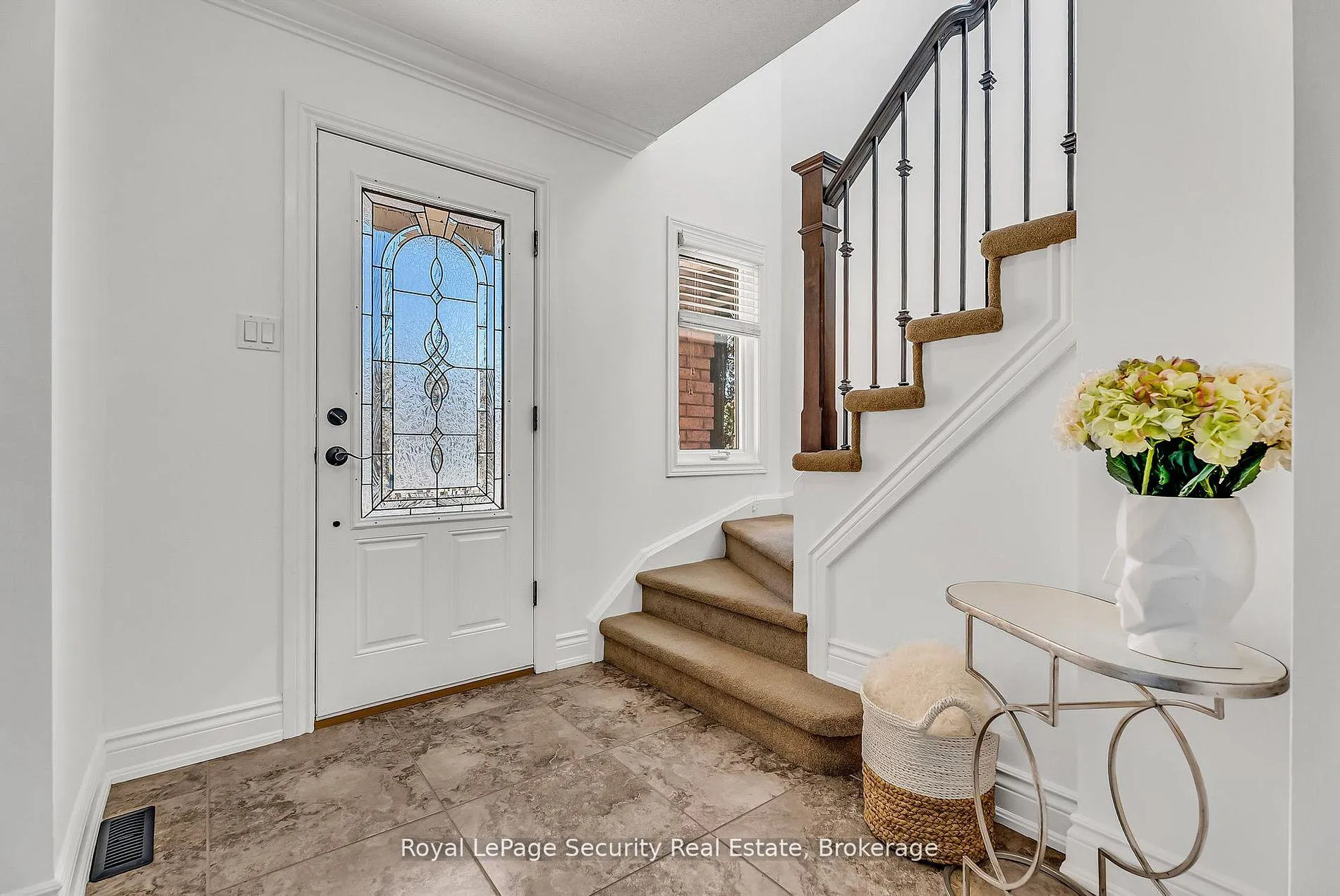 Photo 3 of 1197 Beaver Valley Crescent, Oshawa, Northglen — HOMEH