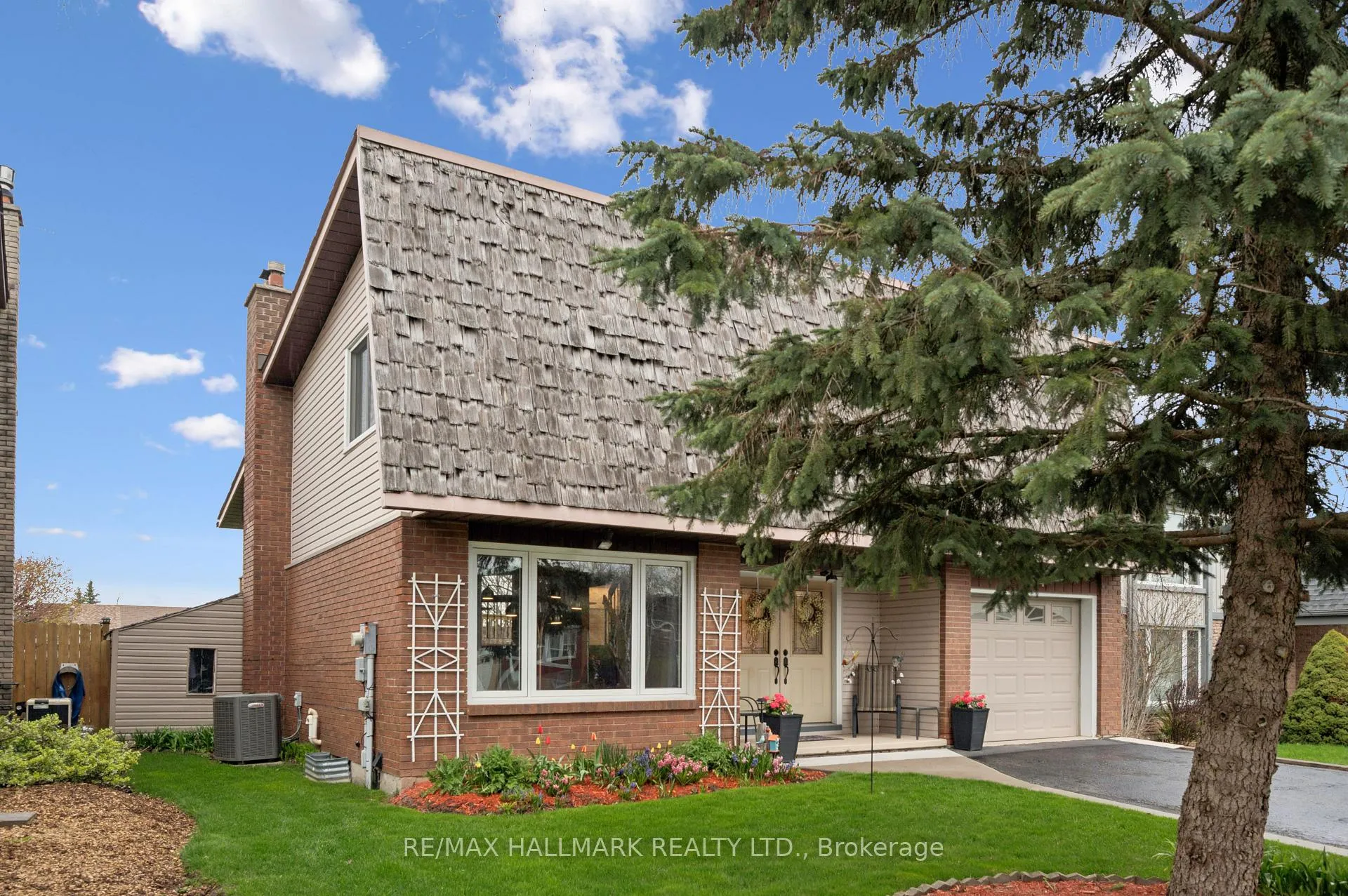 Photo 2 of 54 Blackwell Drive, Kitchener — HOMEH