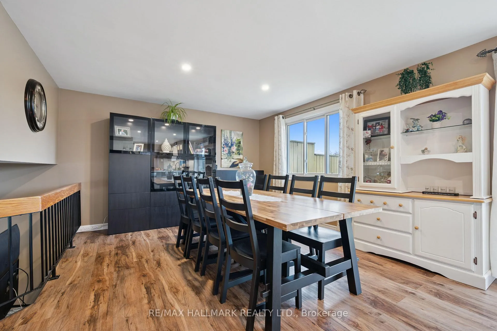 Photo 10 of 54 Blackwell Drive, Kitchener — HOMEH