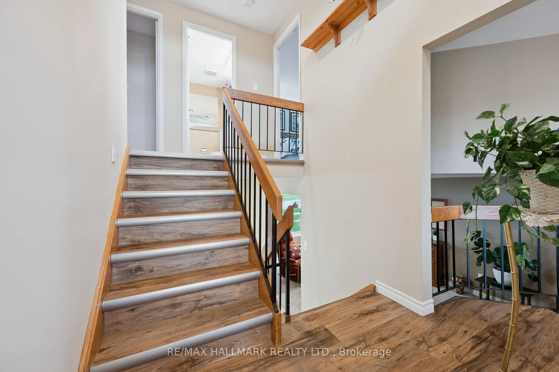 Photo 18 of 54 Blackwell Drive, Kitchener — HOMEH