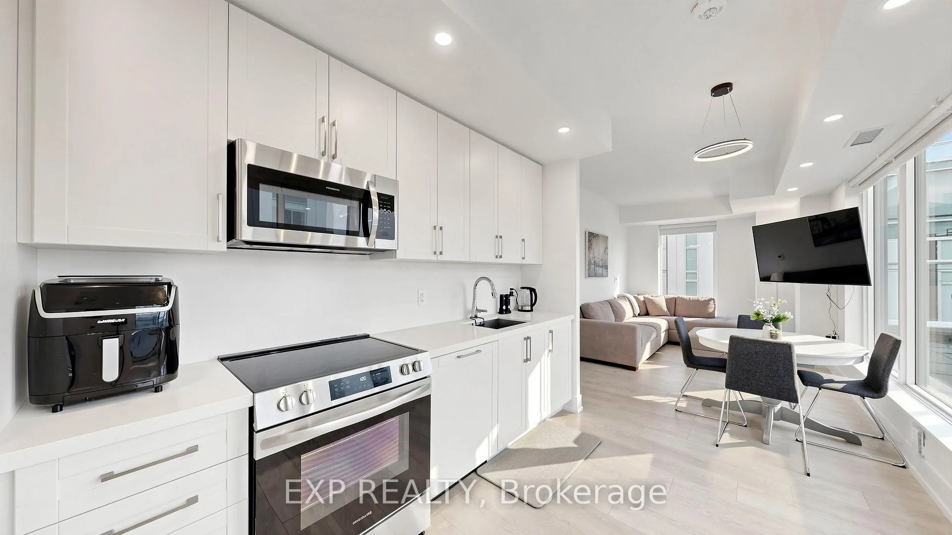 Front of Unit 713, 2450 Old Bronte Road