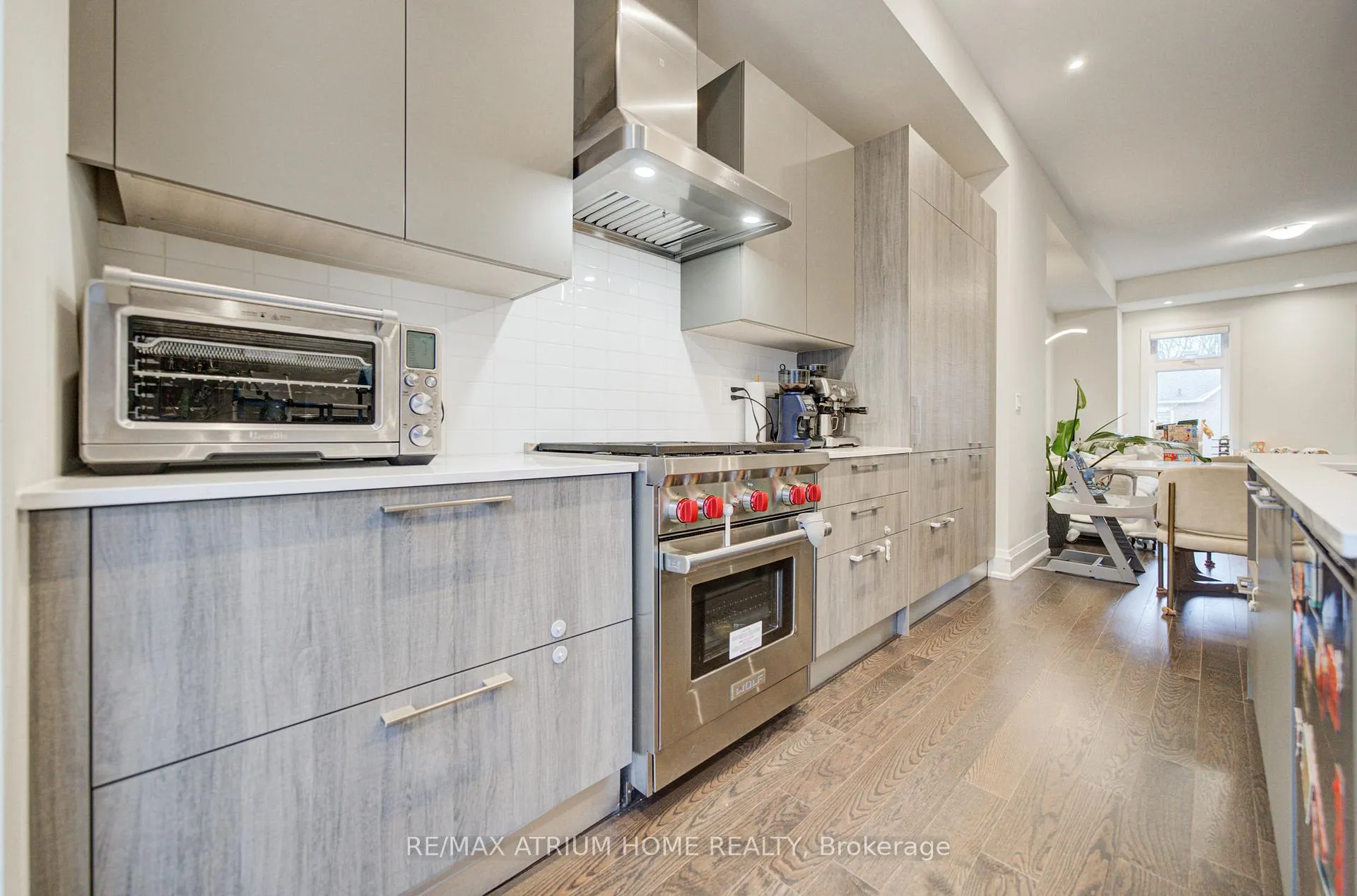 Photo 7 of 135 Smallwood Circle, Vaughan, Brownridge — HOMEH