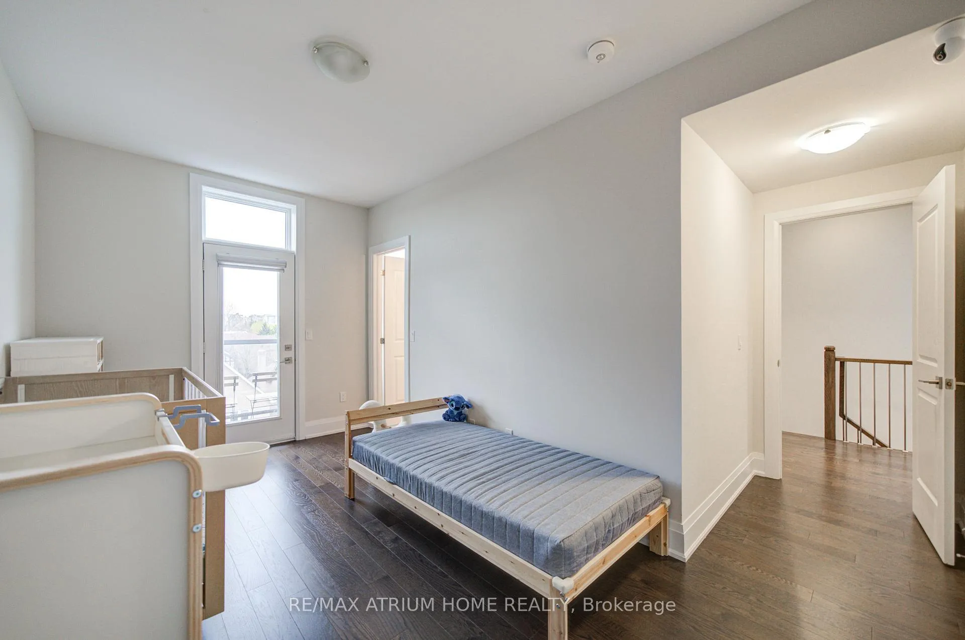 Photo 23 of 135 Smallwood Circle, Vaughan, Brownridge — HOMEH