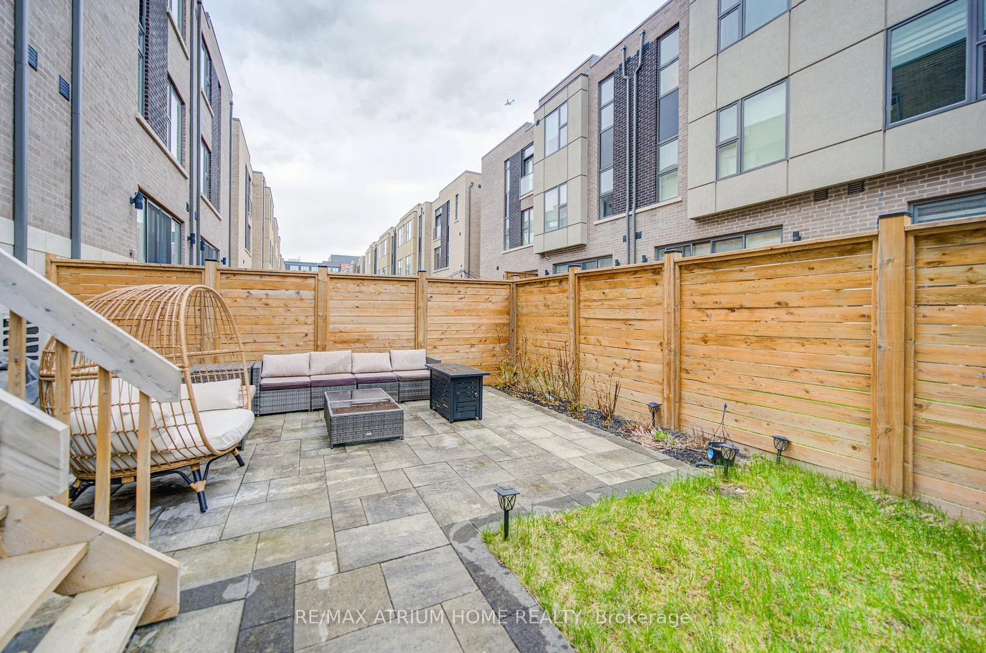 Photo 30 of 135 Smallwood Circle, Vaughan, Brownridge — HOMEH