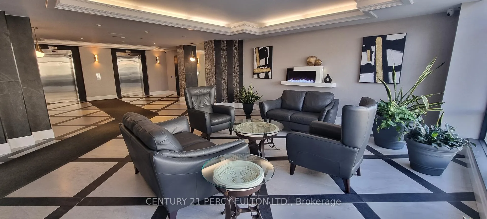 Photo 3 of Unit #912, 175 Cedar Avenue, Richmond Hill, Harding — HOMEH