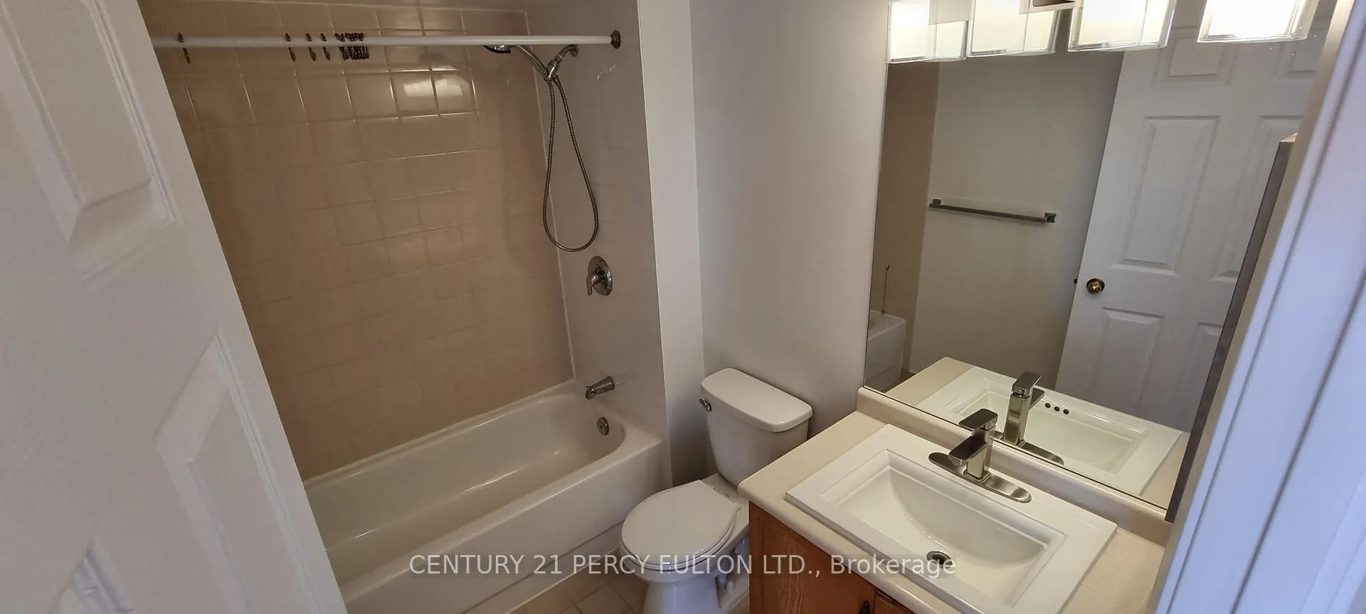 Photo 6 of Unit #912, 175 Cedar Avenue, Richmond Hill, Harding — HOMEH