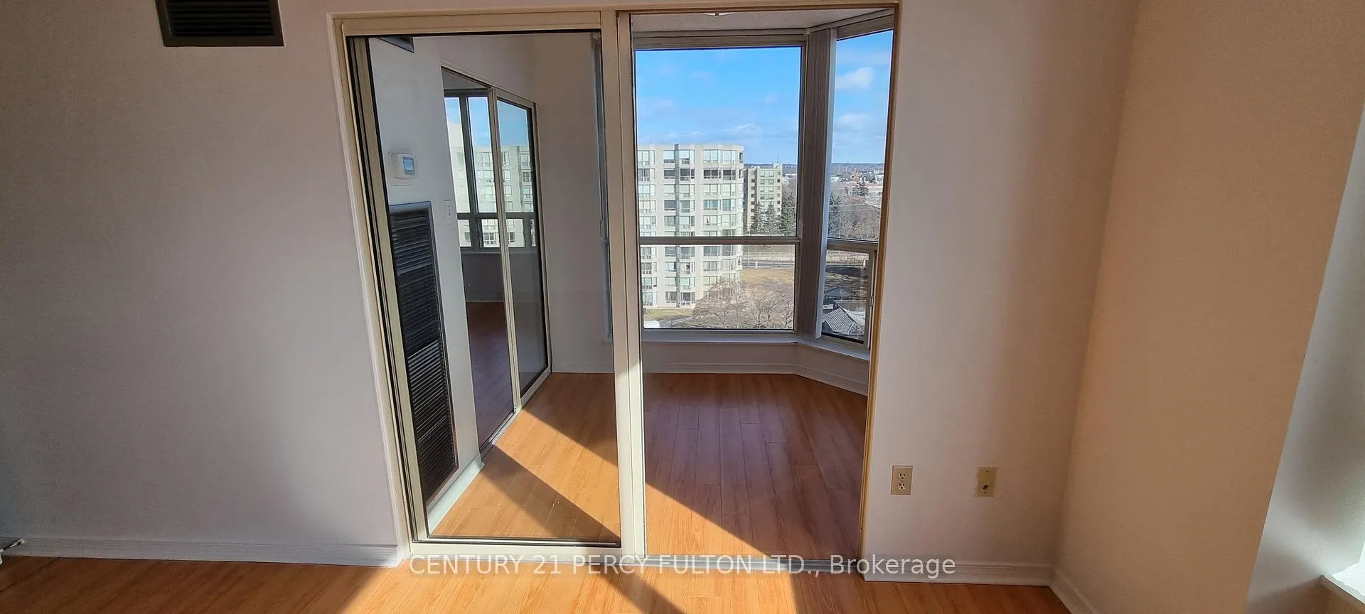 Photo 7 of Unit #912, 175 Cedar Avenue, Richmond Hill, Harding — HOMEH