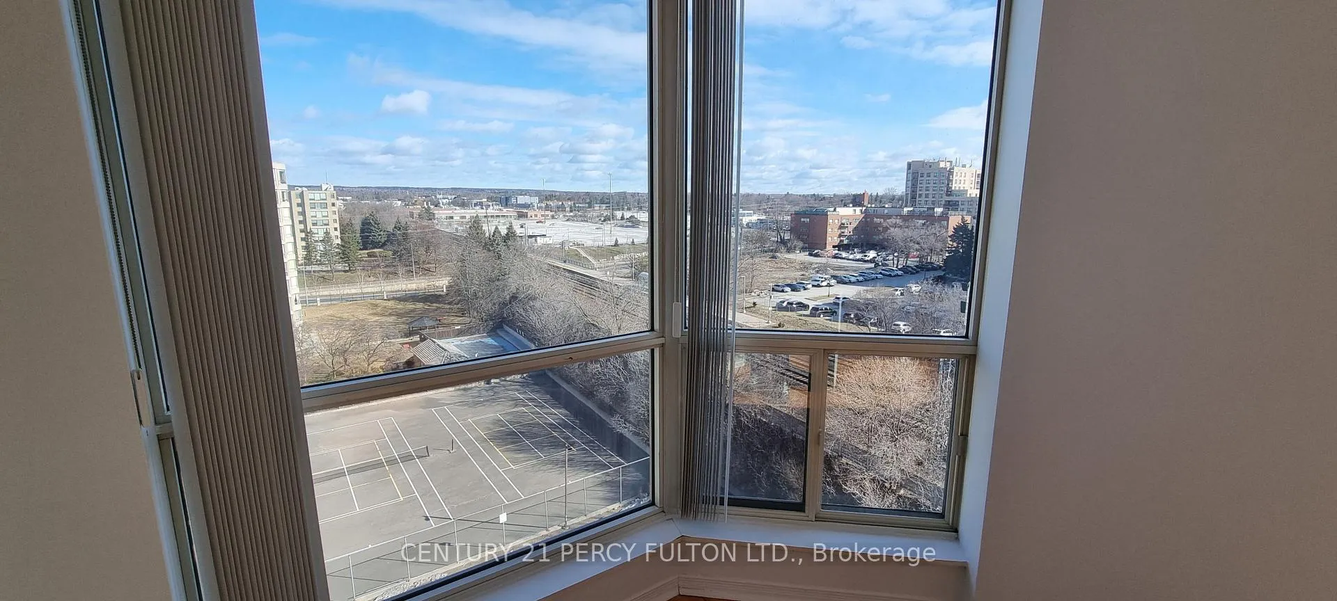 Photo 8 of Unit #912, 175 Cedar Avenue, Richmond Hill, Harding — HOMEH
