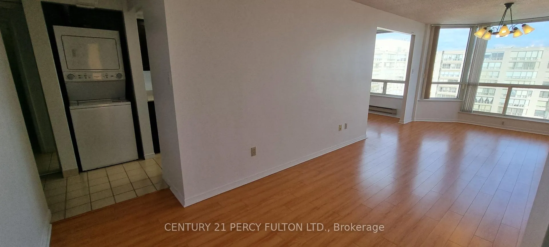 Photo 10 of Unit #912, 175 Cedar Avenue, Richmond Hill, Harding — HOMEH