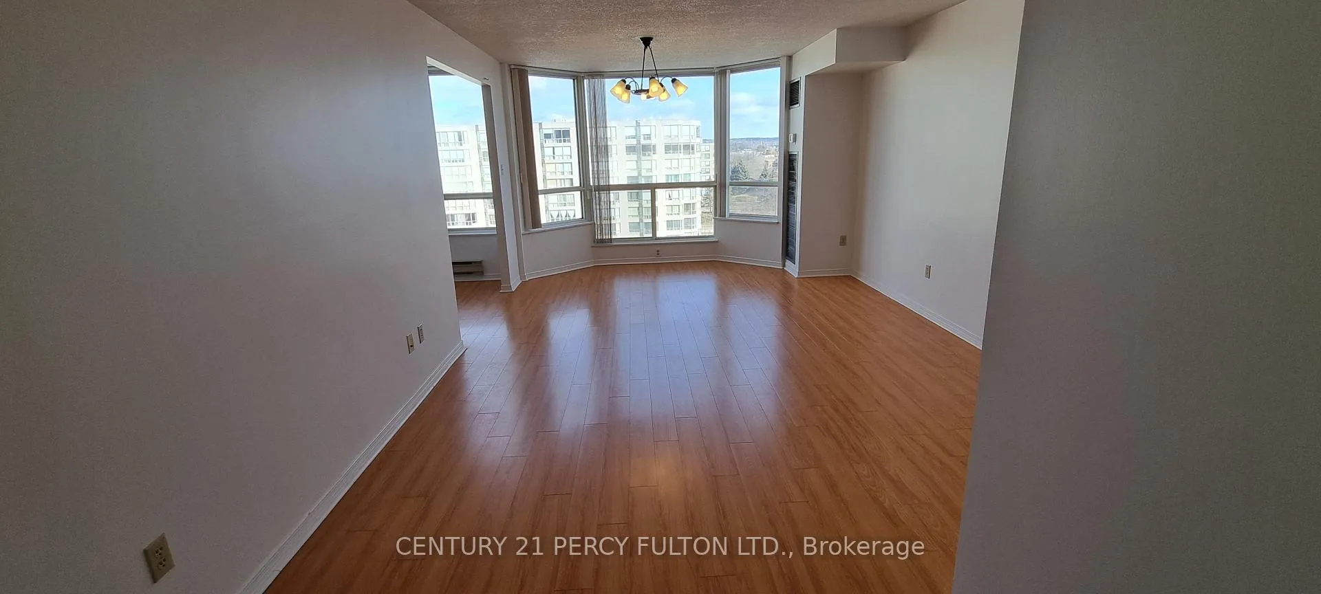 Photo 11 of Unit #912, 175 Cedar Avenue, Richmond Hill, Harding — HOMEH