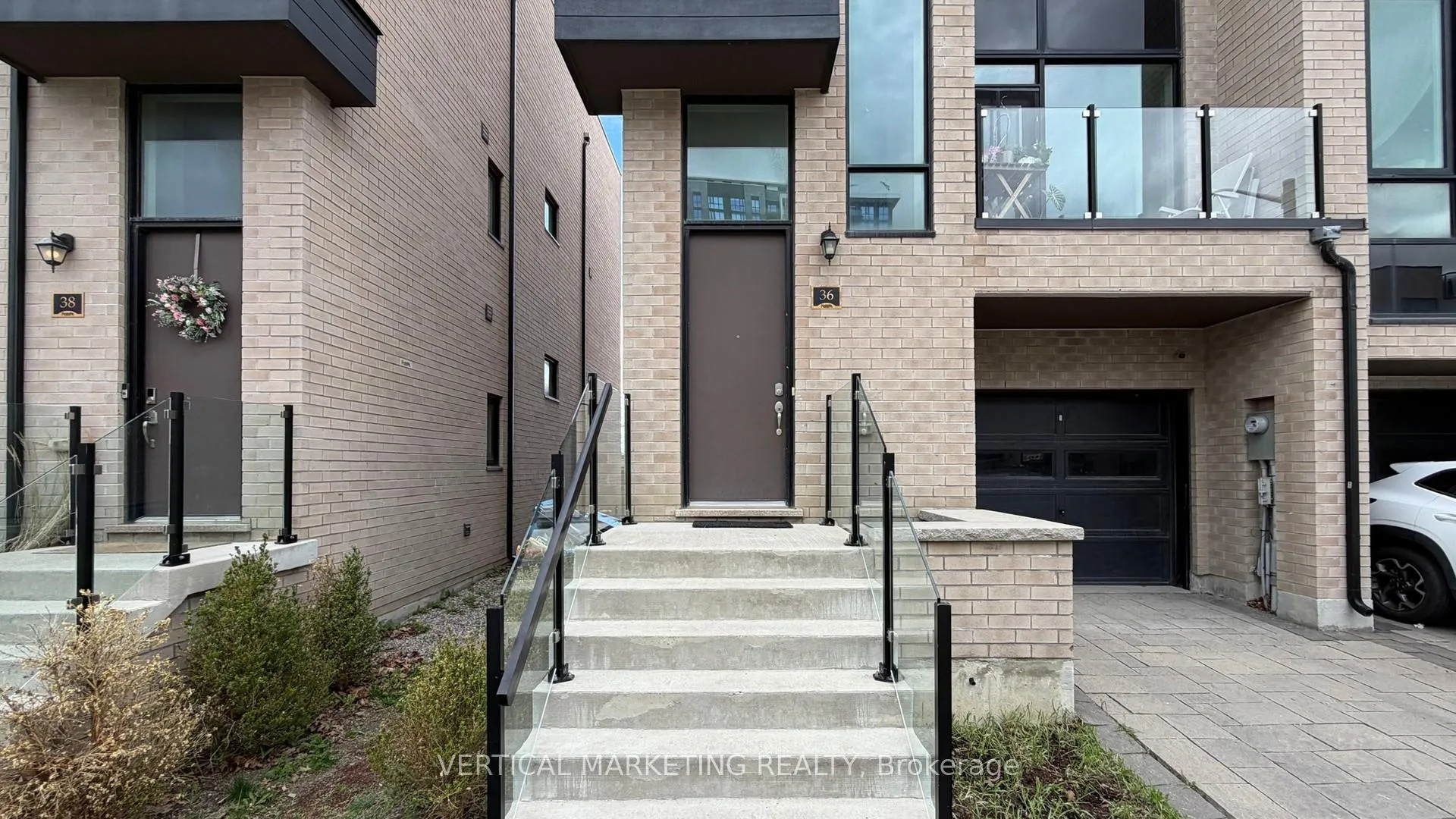Photo 3 of 36 Pony Farm Drive, Etobicoke, Willowridge-Martingrove-Richview — HOMEH