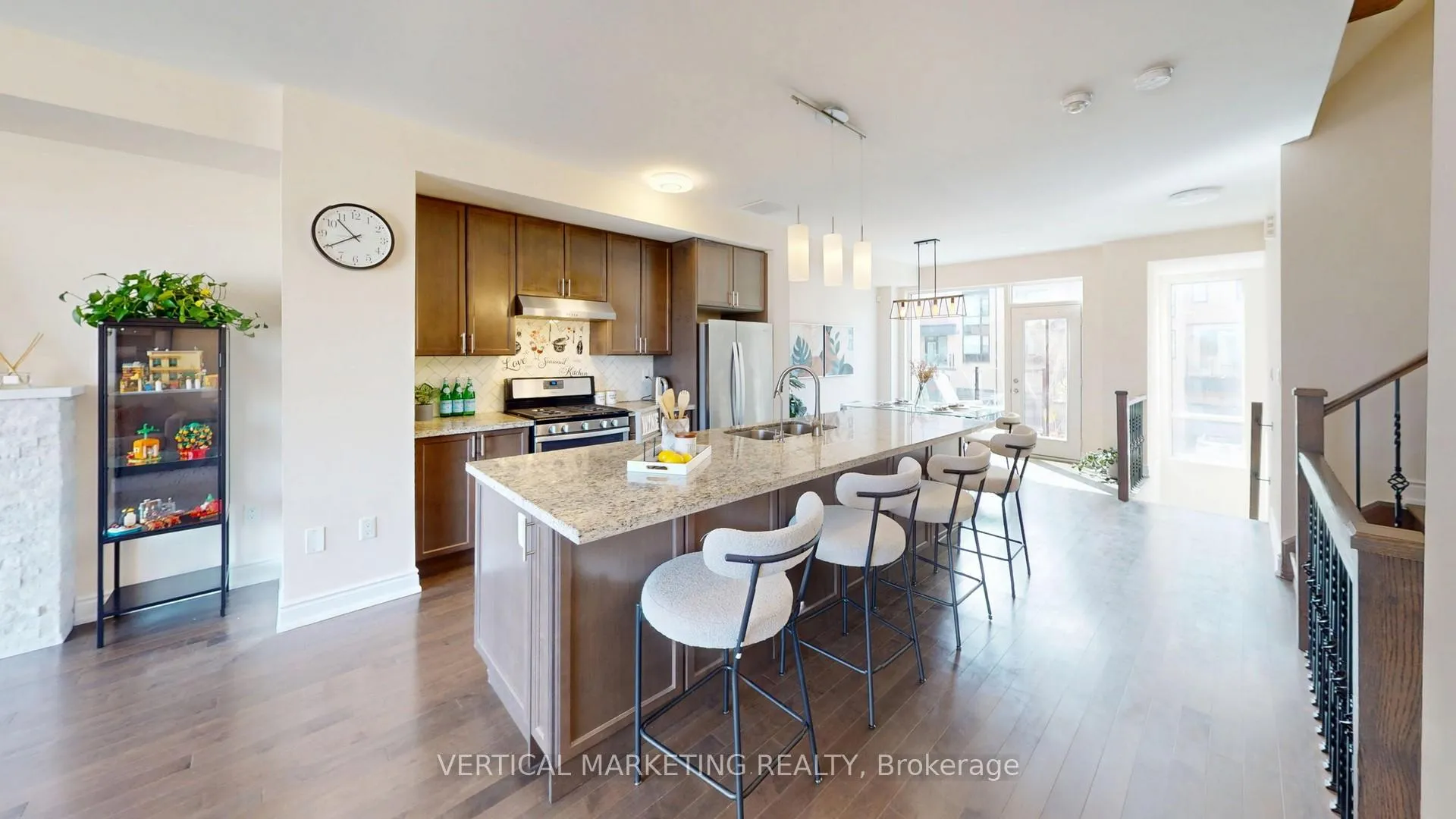 Photo 11 of 36 Pony Farm Drive, Etobicoke, Willowridge-Martingrove-Richview — HOMEH