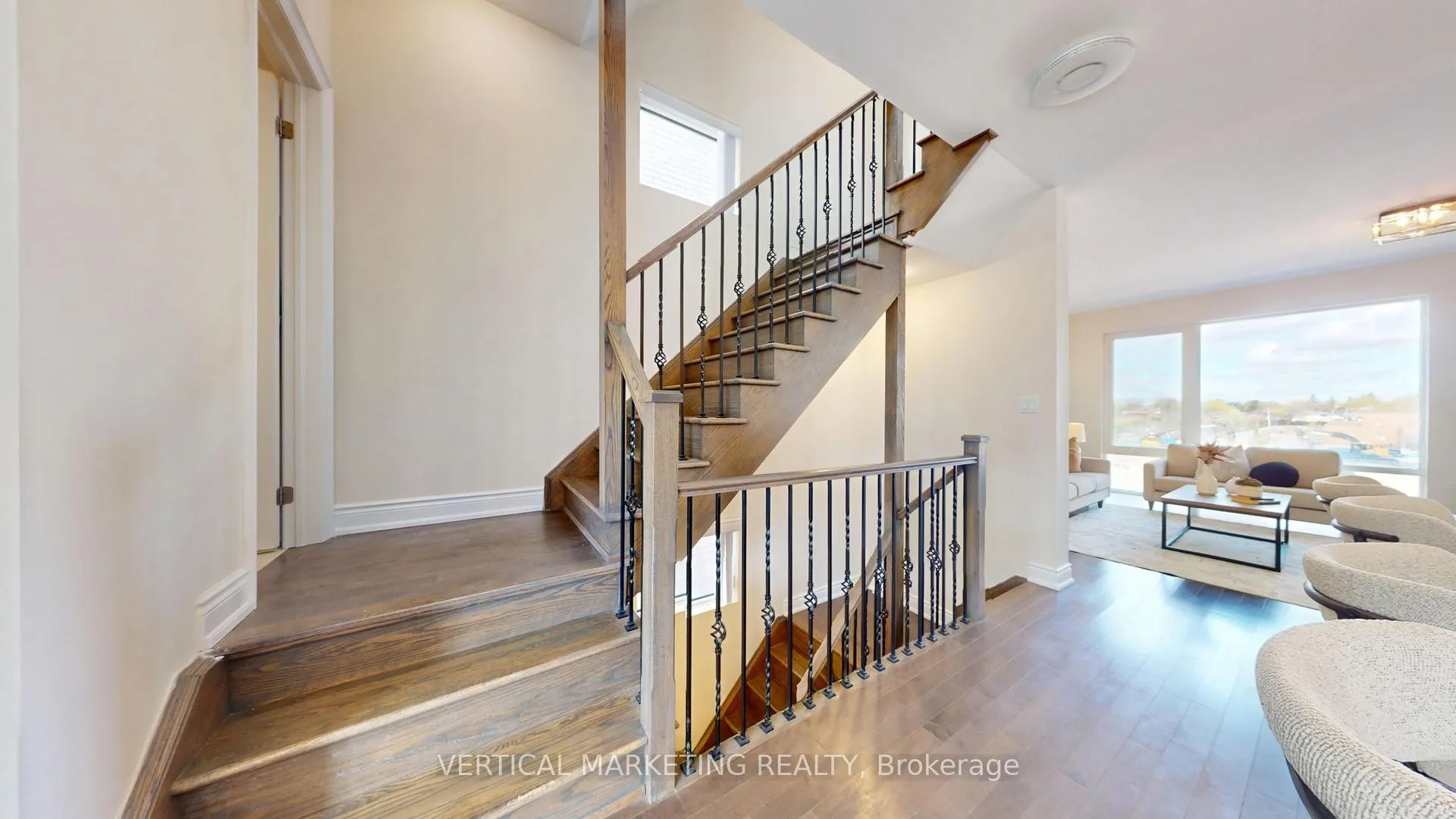 Photo 17 of 36 Pony Farm Drive, Etobicoke, Willowridge-Martingrove-Richview — HOMEH