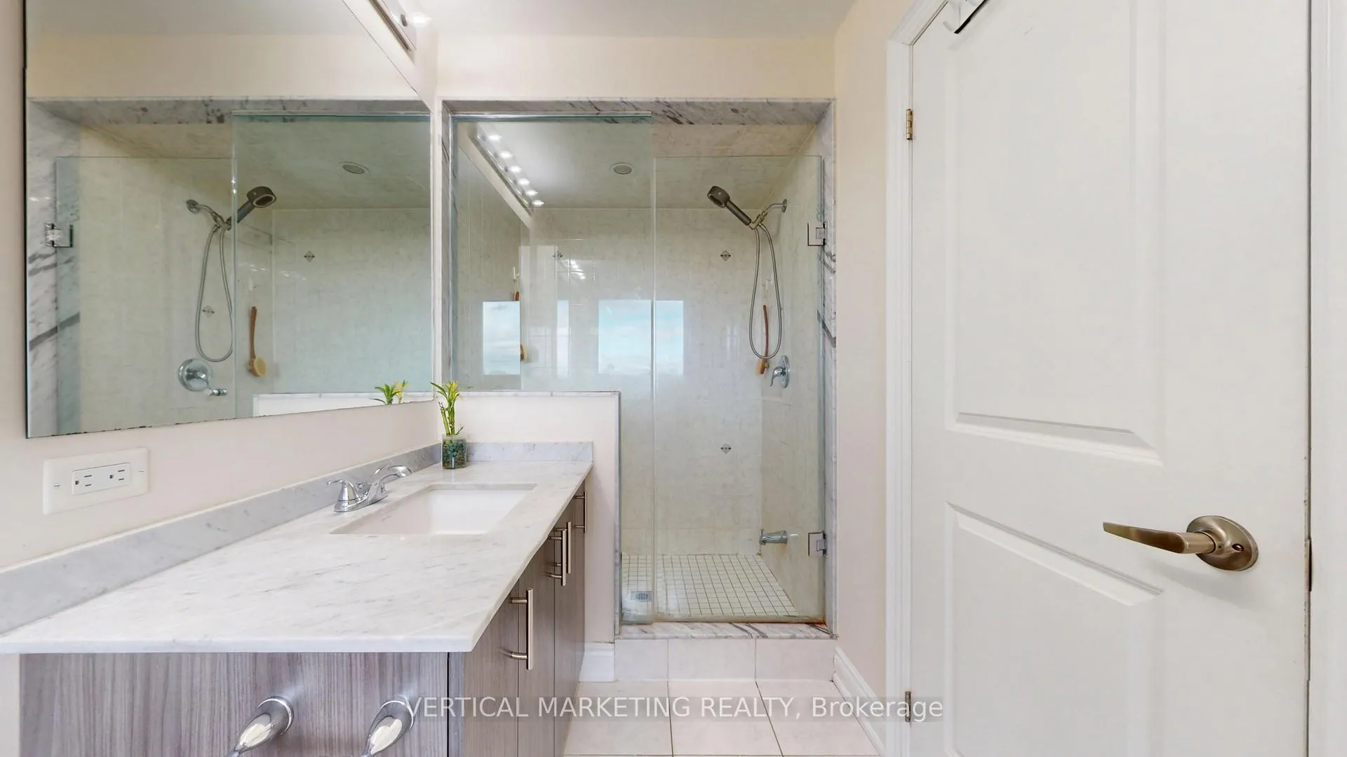 Photo 24 of 36 Pony Farm Drive, Etobicoke, Willowridge-Martingrove-Richview — HOMEH