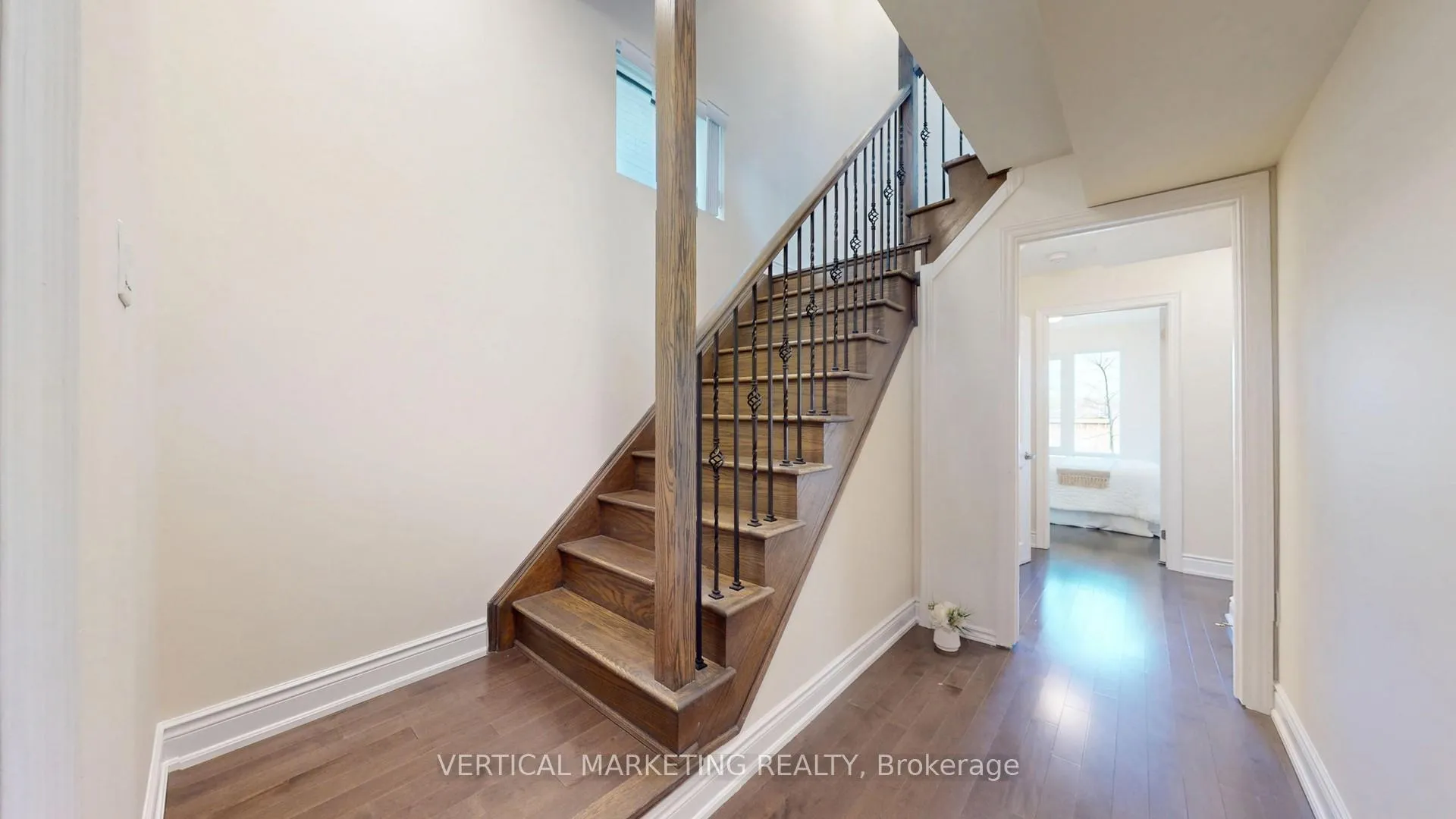 Photo 29 of 36 Pony Farm Drive, Etobicoke, Willowridge-Martingrove-Richview — HOMEH