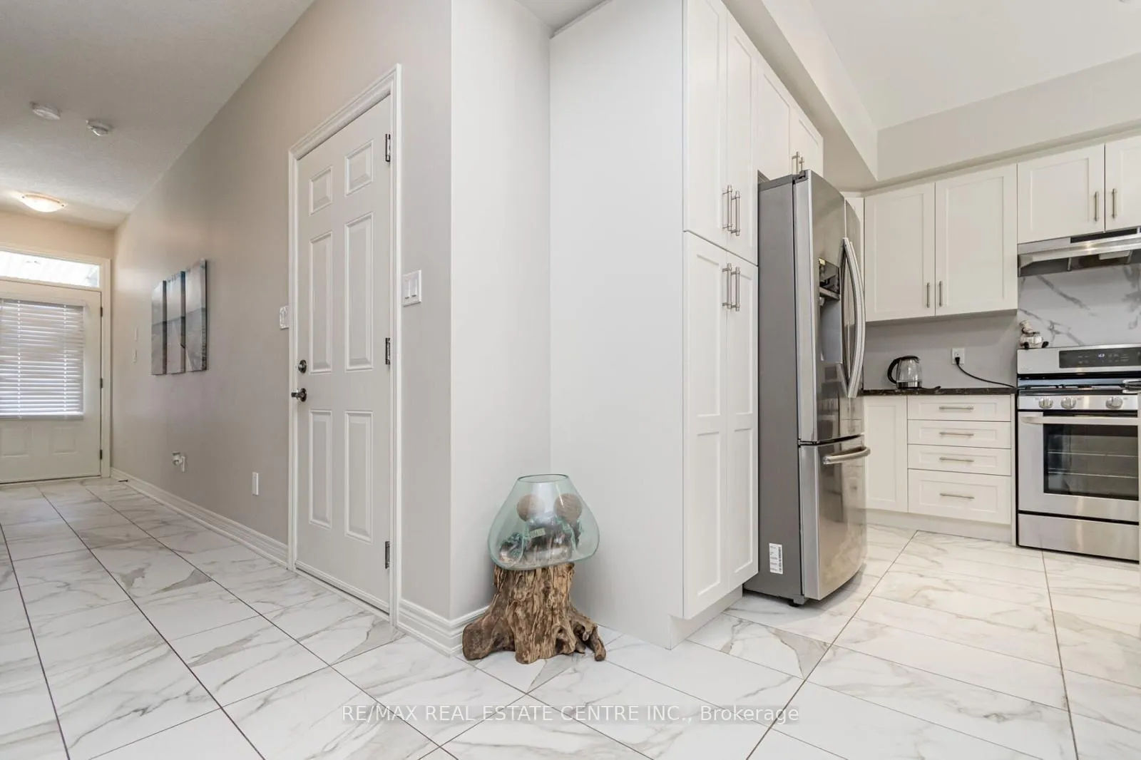 Photo 6 of Unit UNIT # 26, 120 Vineburg Drive, Hamilton, Templemead — HOMEH