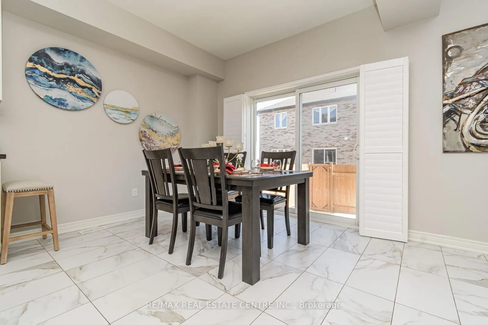 Photo 10 of Unit UNIT # 26, 120 Vineburg Drive, Hamilton, Templemead — HOMEH