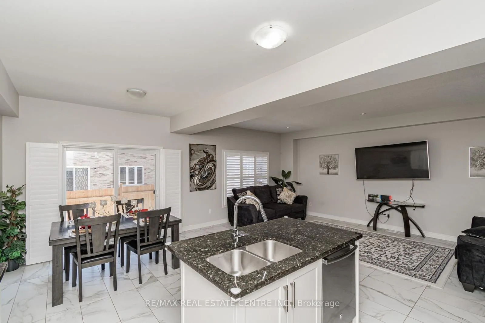 Photo 14 of Unit UNIT # 26, 120 Vineburg Drive, Hamilton, Templemead — HOMEH