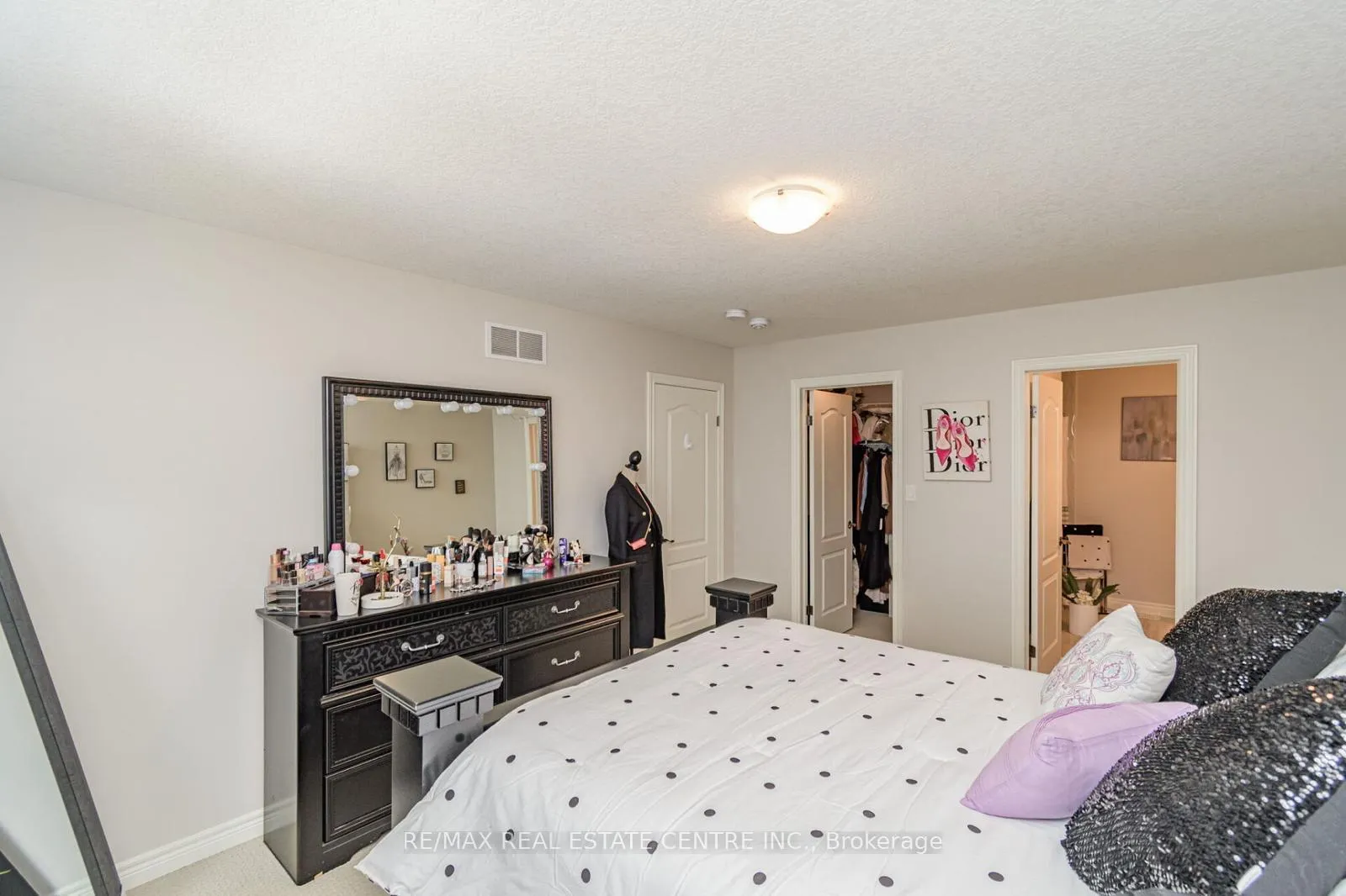 Photo 23 of Unit UNIT # 26, 120 Vineburg Drive, Hamilton, Templemead — HOMEH