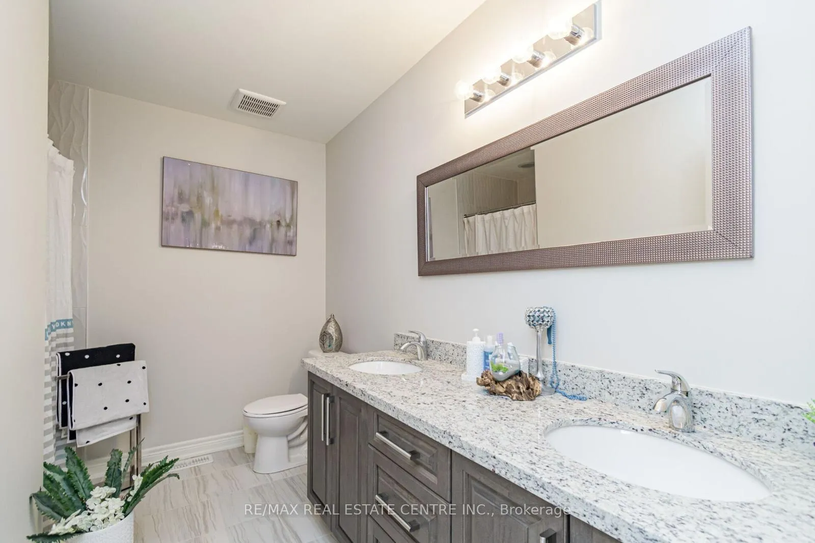 Photo 31 of Unit UNIT # 26, 120 Vineburg Drive, Hamilton, Templemead — HOMEH
