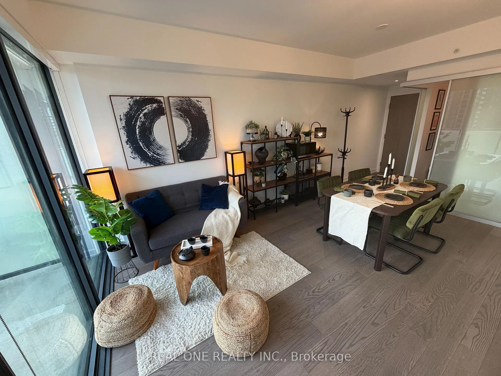 Photo 5 of Unit 1902, 161 Roehampton Avenue, Toronto, Mount Pleasant West — HOMEH