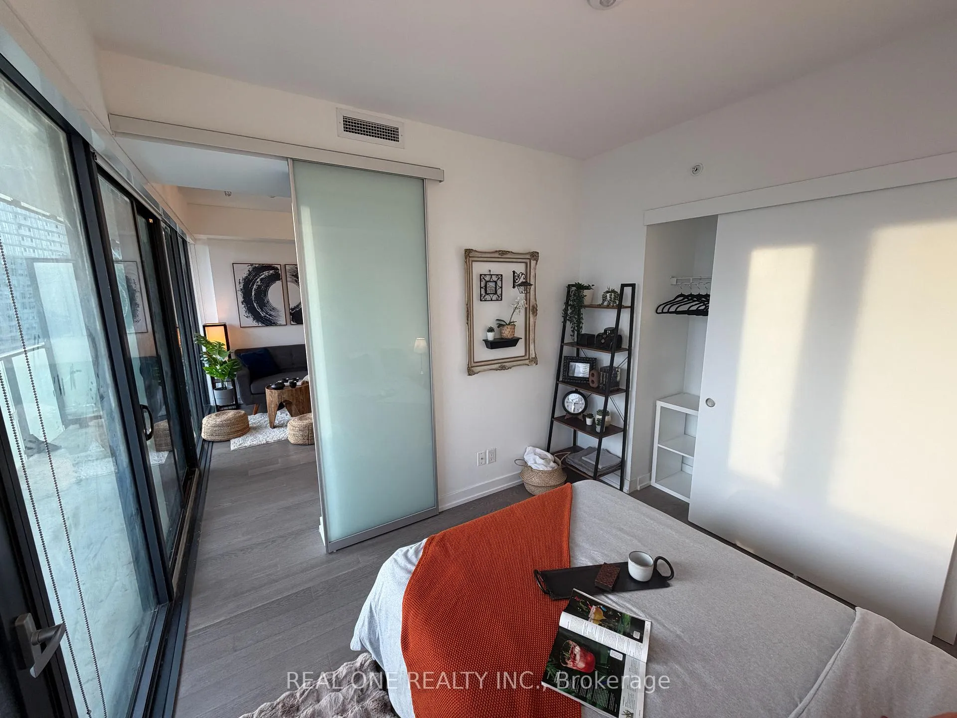 Photo 10 of Unit 1902, 161 Roehampton Avenue, Toronto, Mount Pleasant West — HOMEH