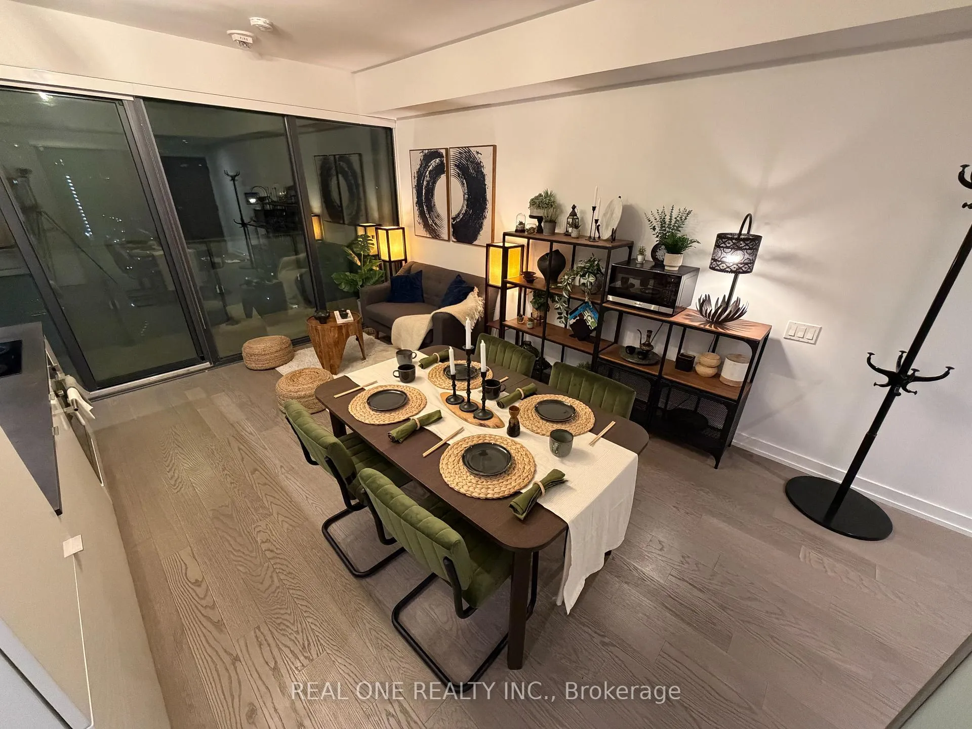 Photo 17 of Unit 1902, 161 Roehampton Avenue, Toronto, Mount Pleasant West — HOMEH