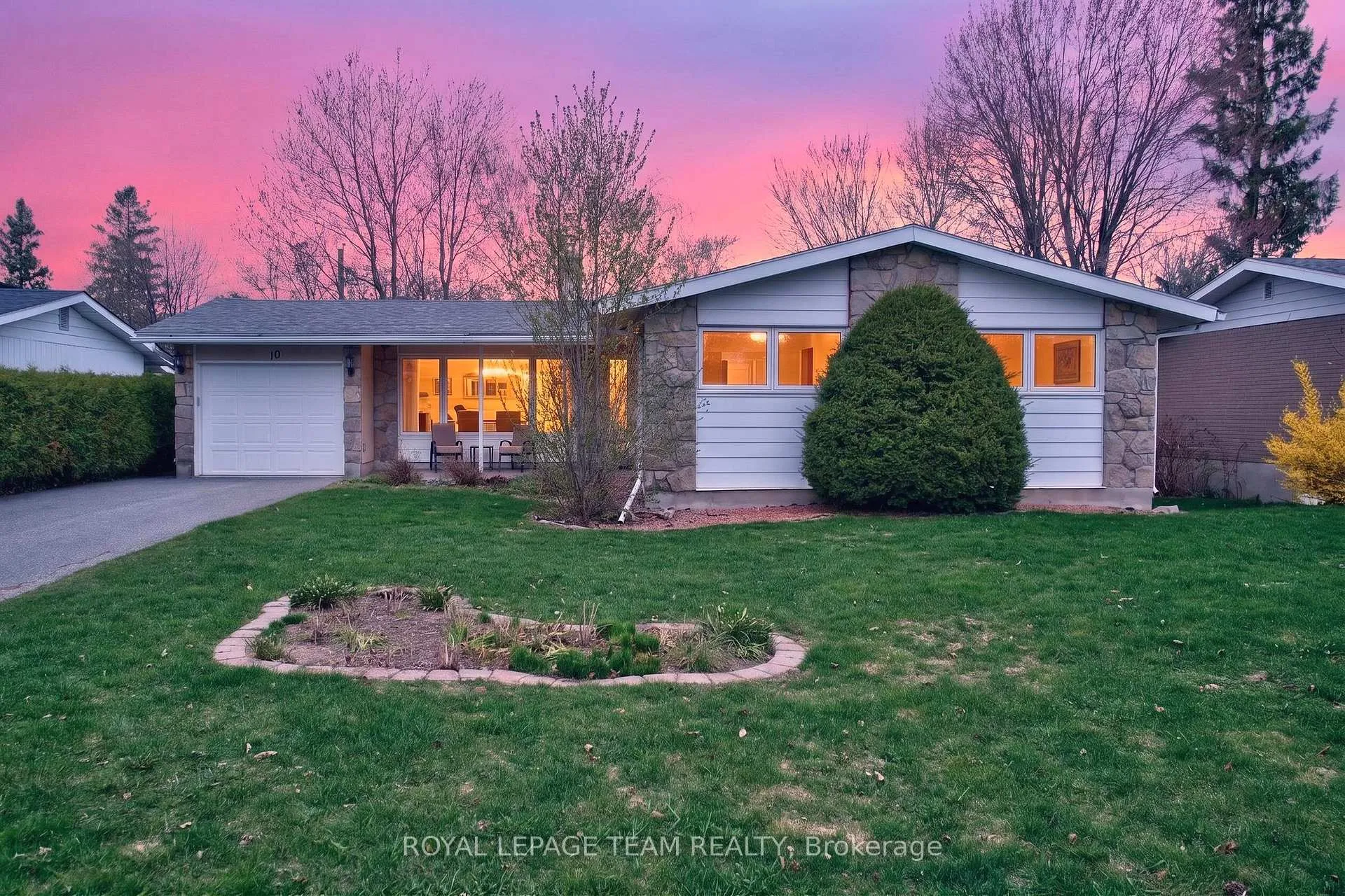 Photo 1 of 10 Cleadon Drive, Ottawa, Crystal Beach — HOMEH