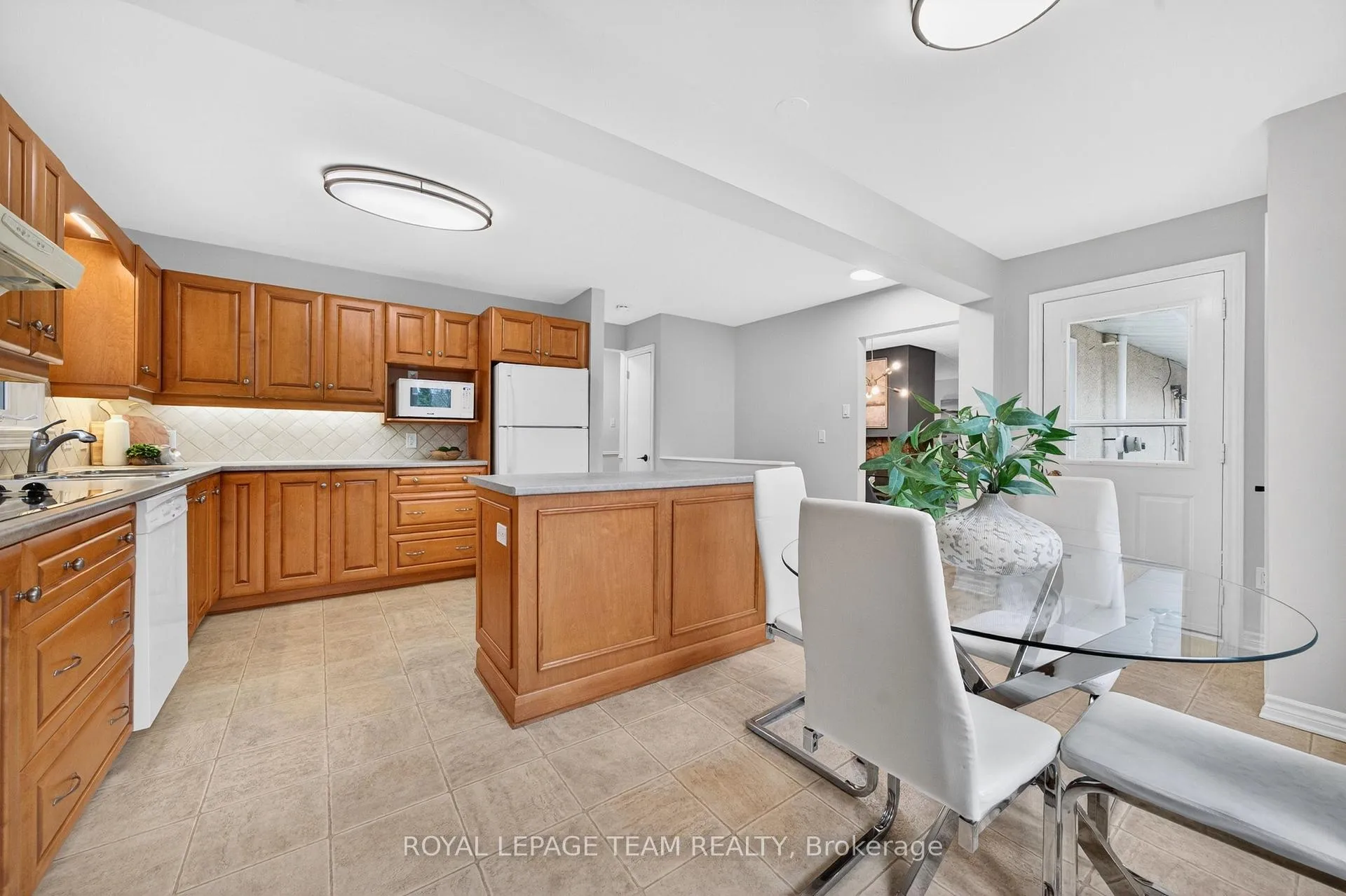 Photo 22 of 10 Cleadon Drive, Ottawa, Crystal Beach — HOMEH