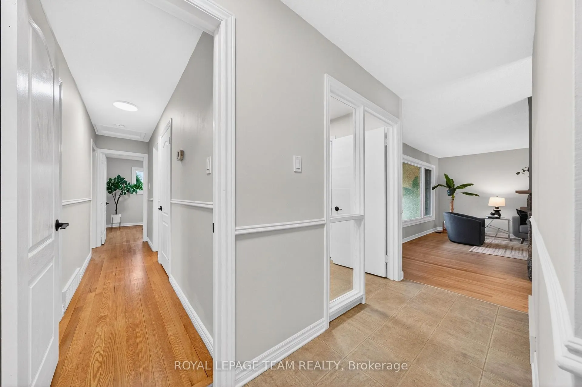 Photo 23 of 10 Cleadon Drive, Ottawa, Crystal Beach — HOMEH