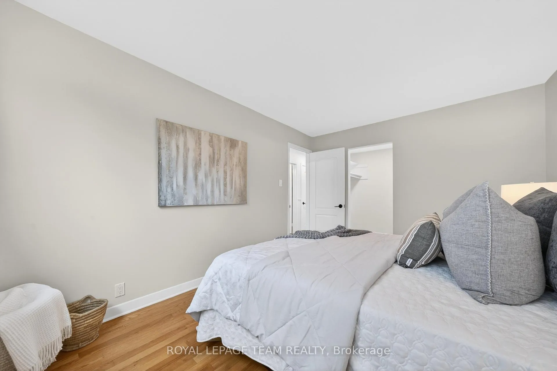 Photo 26 of 10 Cleadon Drive, Ottawa, Crystal Beach — HOMEH