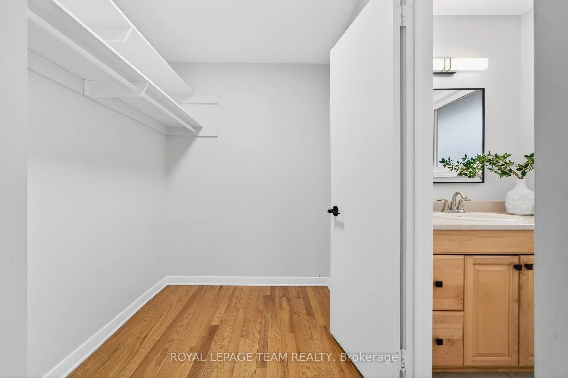 Photo 27 of 10 Cleadon Drive, Ottawa, Crystal Beach — HOMEH