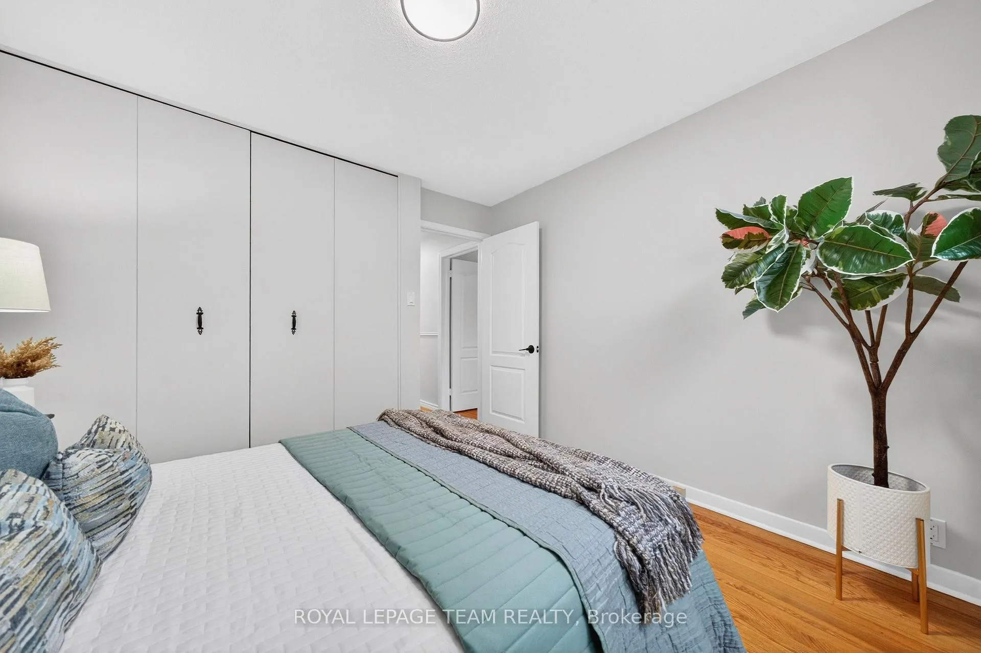 Photo 30 of 10 Cleadon Drive, Ottawa, Crystal Beach — HOMEH