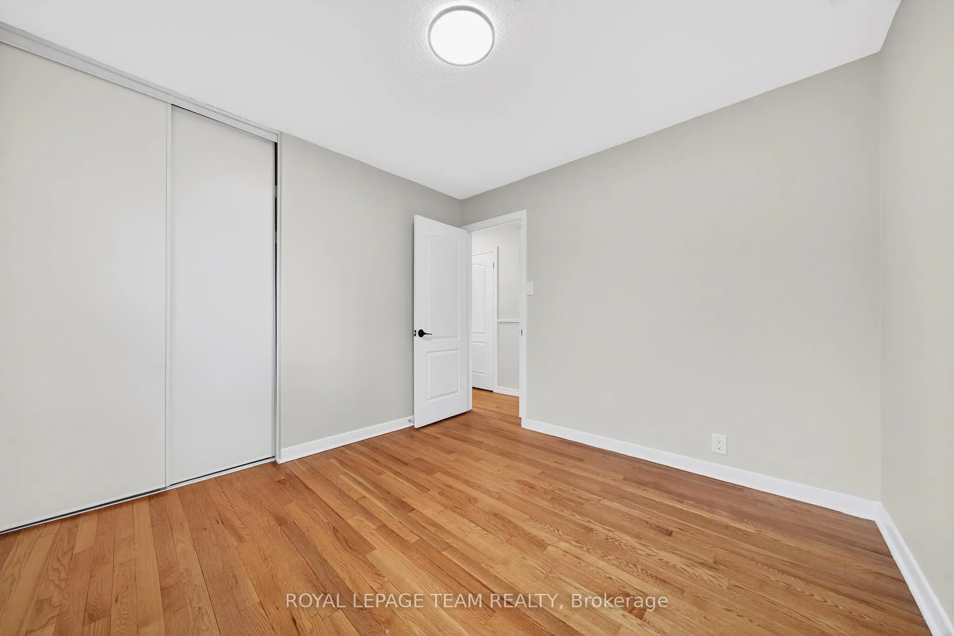 Photo 32 of 10 Cleadon Drive, Ottawa, Crystal Beach — HOMEH