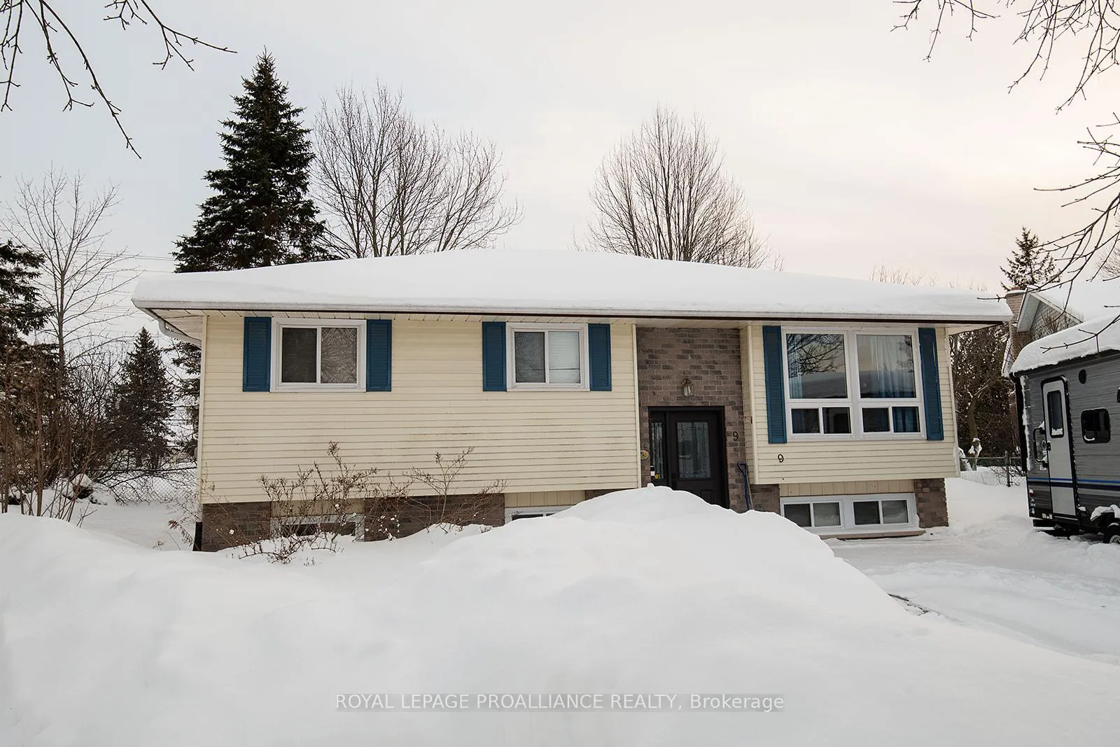 Photo 2 of 9 Jeanette Place, Belleville, Belleville Ward — HOMEH
