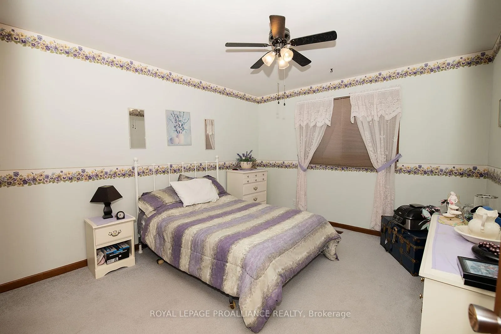 Photo 11 of 9 Jeanette Place, Belleville, Belleville Ward — HOMEH