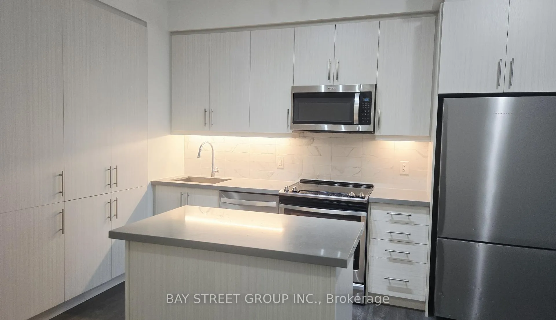 Photo 6 of Unit 201, 85 Oneida Crescent, Richmond Hill, Langstaff — HOMEH