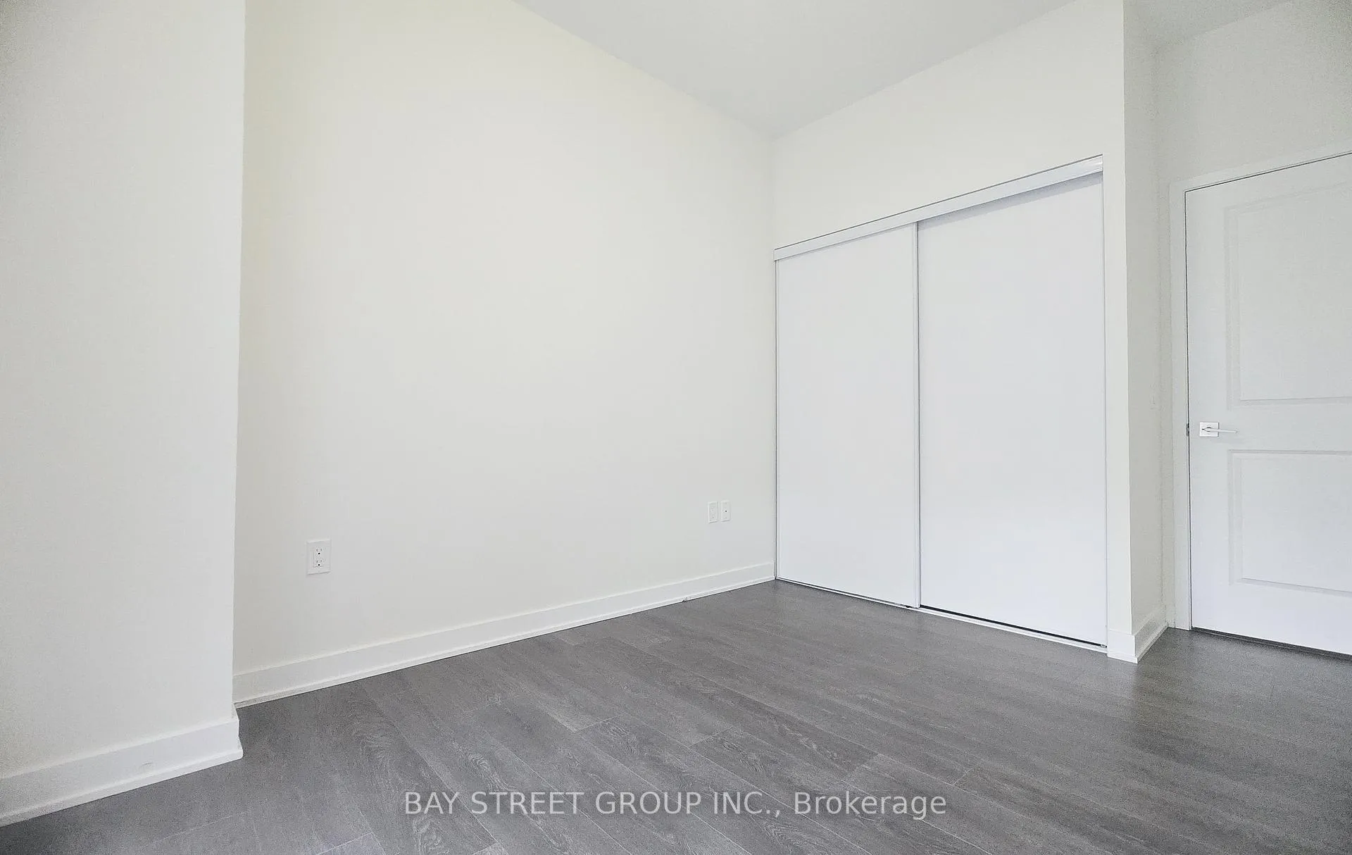 Photo 10 of Unit 201, 85 Oneida Crescent, Richmond Hill, Langstaff — HOMEH