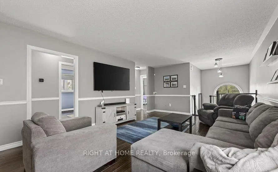 Photo 5 of Unit Main, 132 Dean Avenue, Barrie, Painswick South — HOMEH