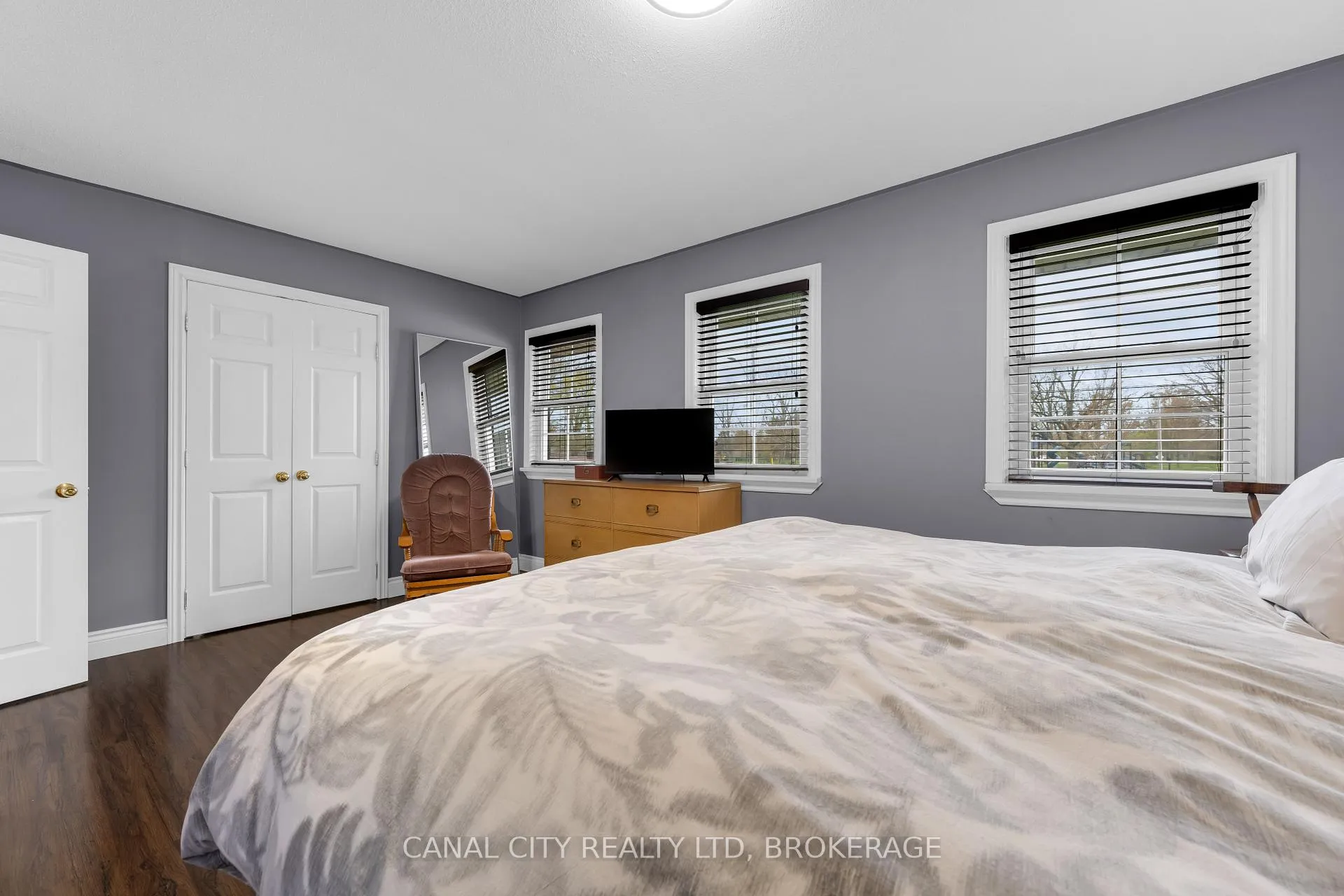 Photo 12 of 572 Clare Avenue, Welland, Prince Charles — HOMEH