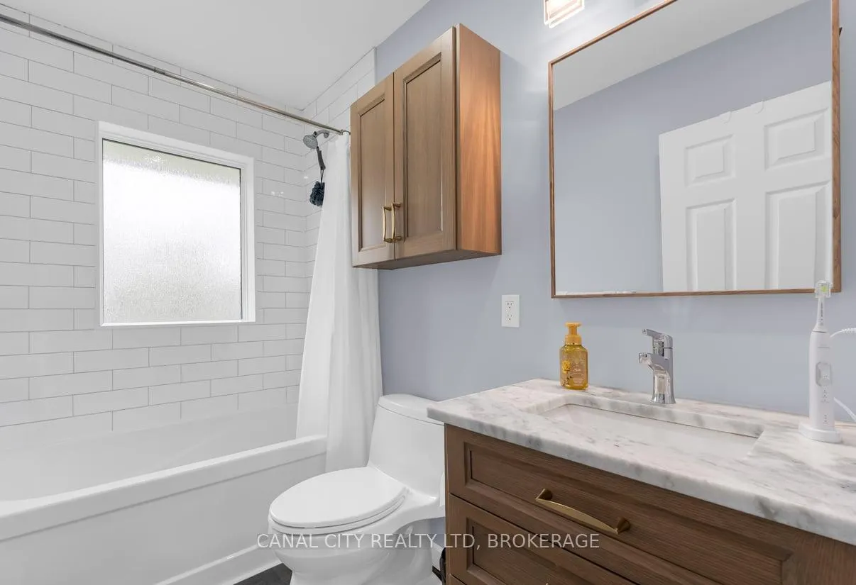Photo 13 of 572 Clare Avenue, Welland, Prince Charles — HOMEH