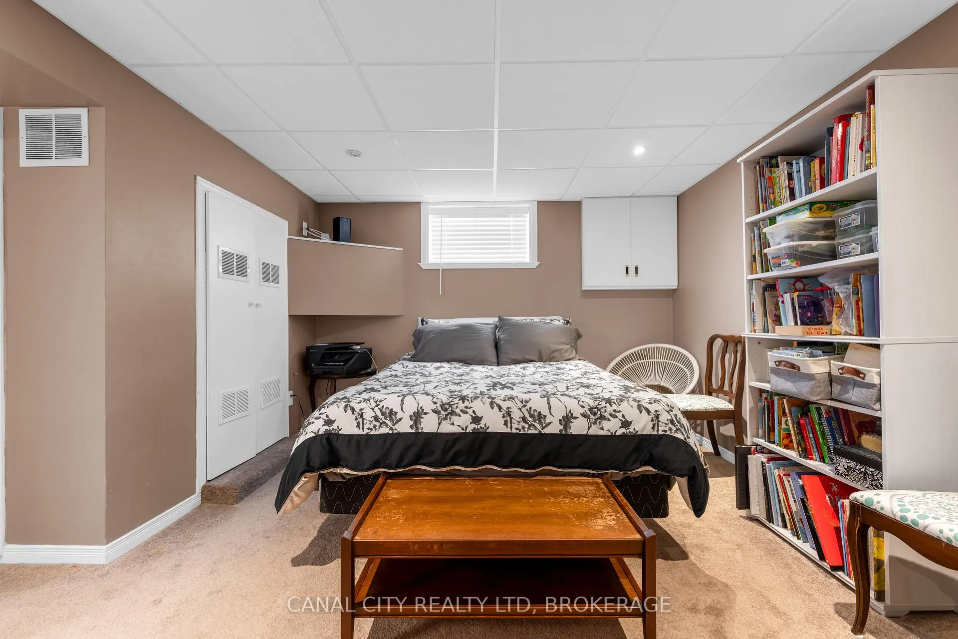Photo 19 of 572 Clare Avenue, Welland, Prince Charles — HOMEH