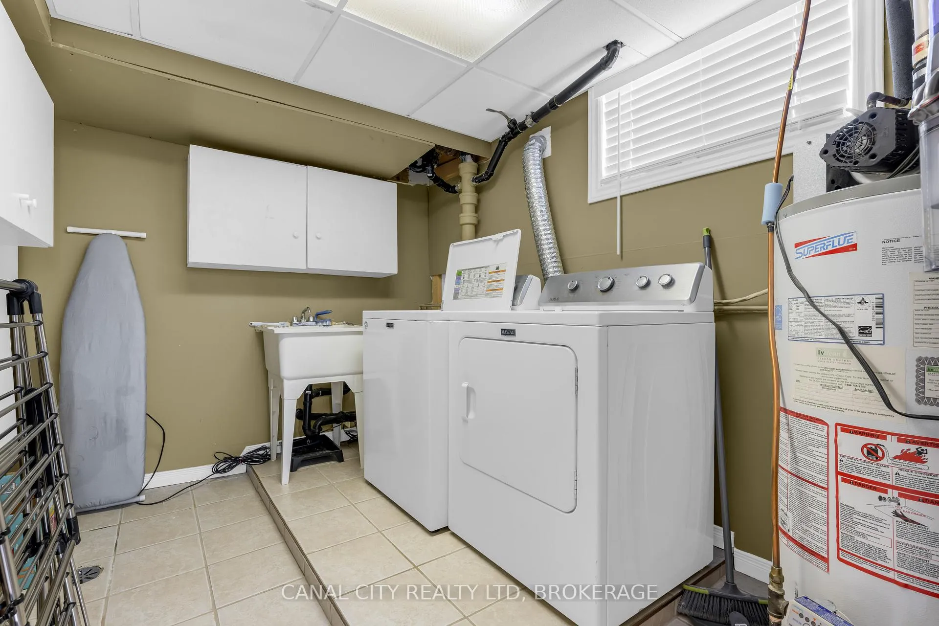 Photo 23 of 572 Clare Avenue, Welland, Prince Charles — HOMEH
